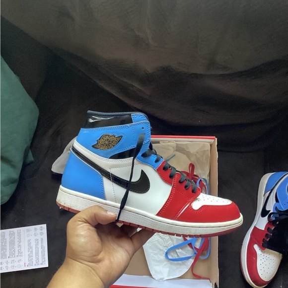 “Out with the old in with the New Savings

Air Jordan 1 From Chi to UNC - Picture 10 of 16